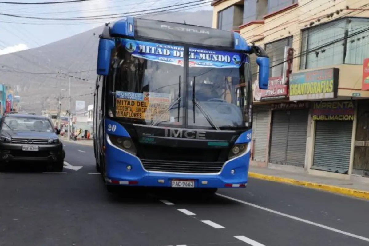 Municipio de Quito instala mesas técnicas para fortalecer el transporte público.