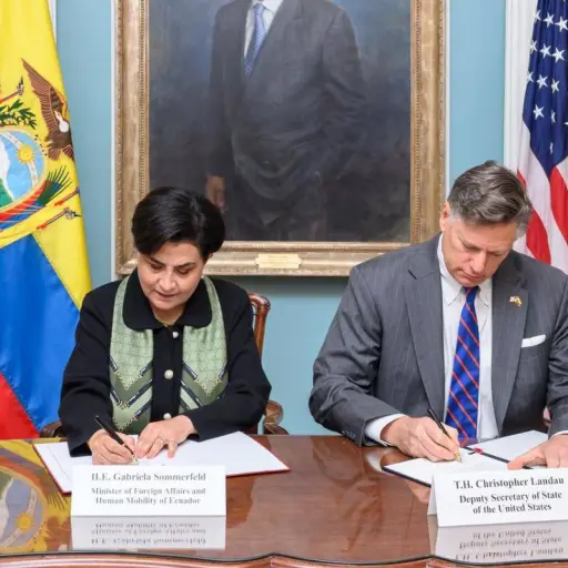 Ecuador fortalece su diplomacia con histórico acuerdo en Estados Unidos