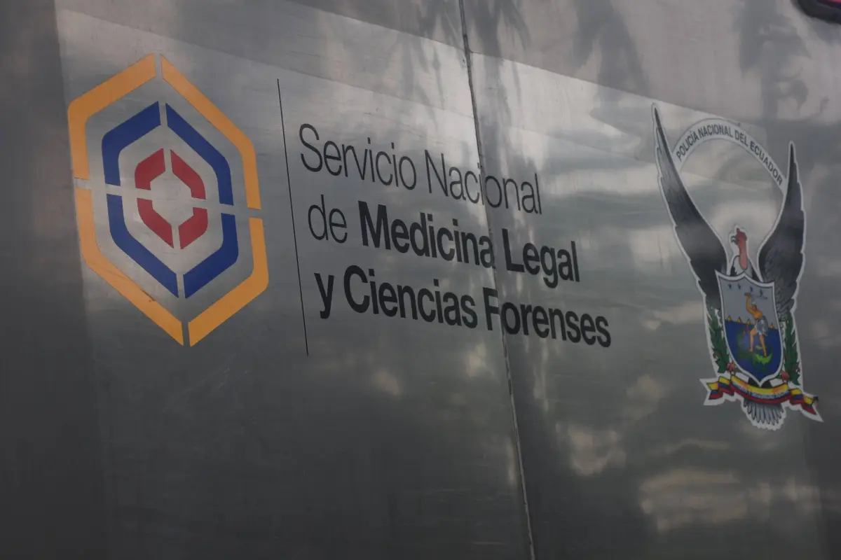 El cuerpo fue llevado hasta el Centro Forense., Diario Centro