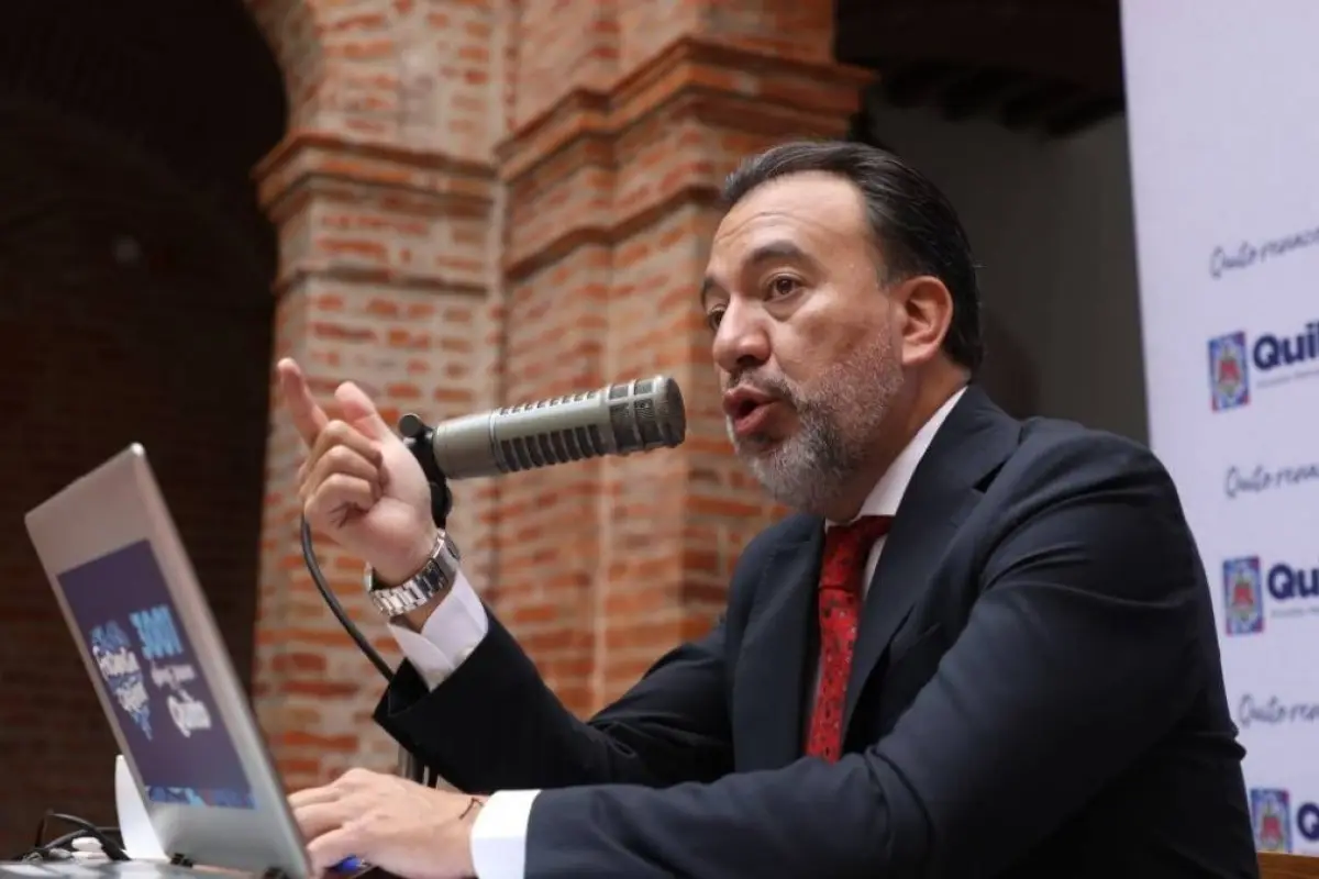 Municipio y transportistas de Quito abren mesas técnicas; Pabel Muñoz descarta pasaje de 70 centavos.