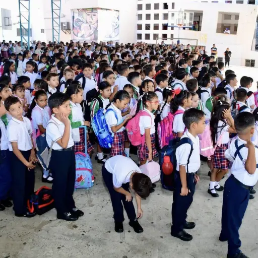 1024 estudiantes inician clases en Unidad Educativa Juan Montalvo