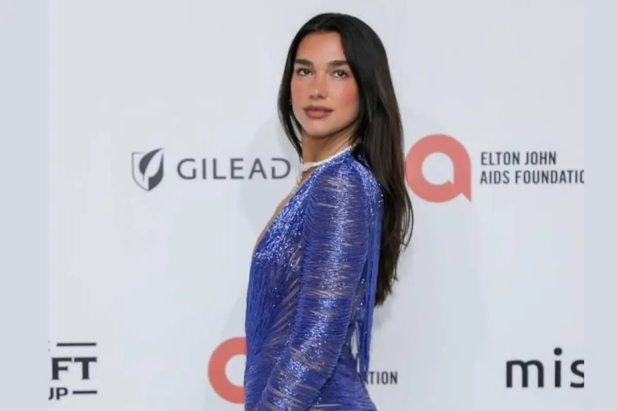 La estrella británica Dua Lipa, de 30 años.