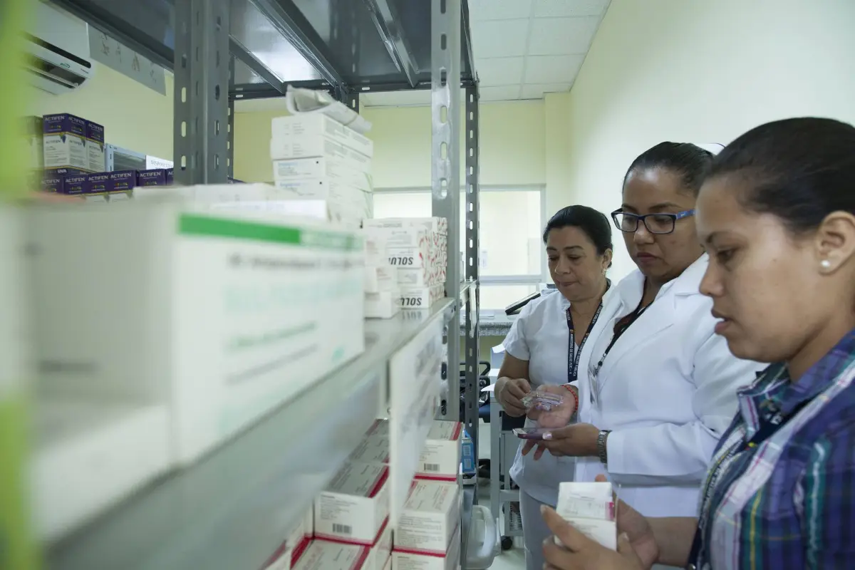 Ministerio de Salud Pública distribuye un millón de fármacos en hospitales de Guayas