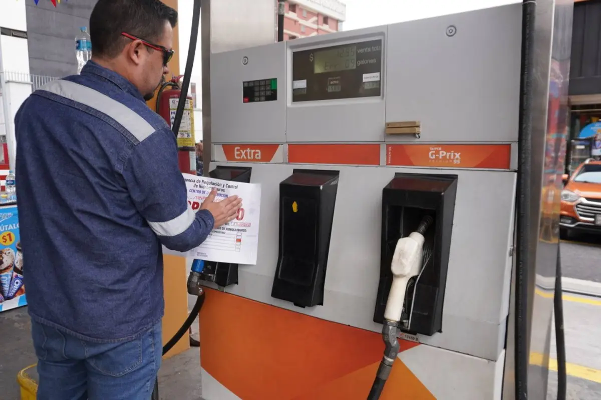 Ecuador garantiza abastecimiento normal de combustibles pese a reportes de filas en estaciones., X: @ARCH_Ec