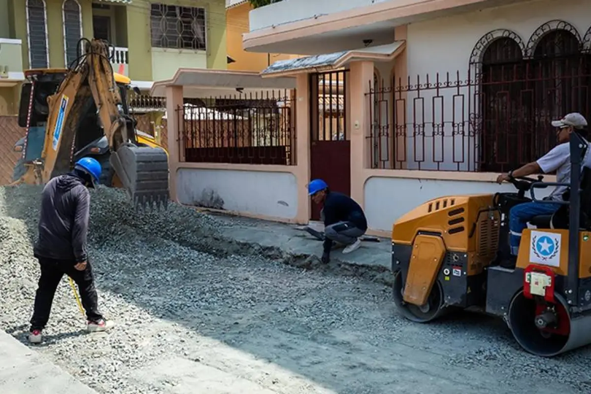 Trabajos de mantenimiento vial avanzan en Guayacanes y otros sectores de Guayaquil