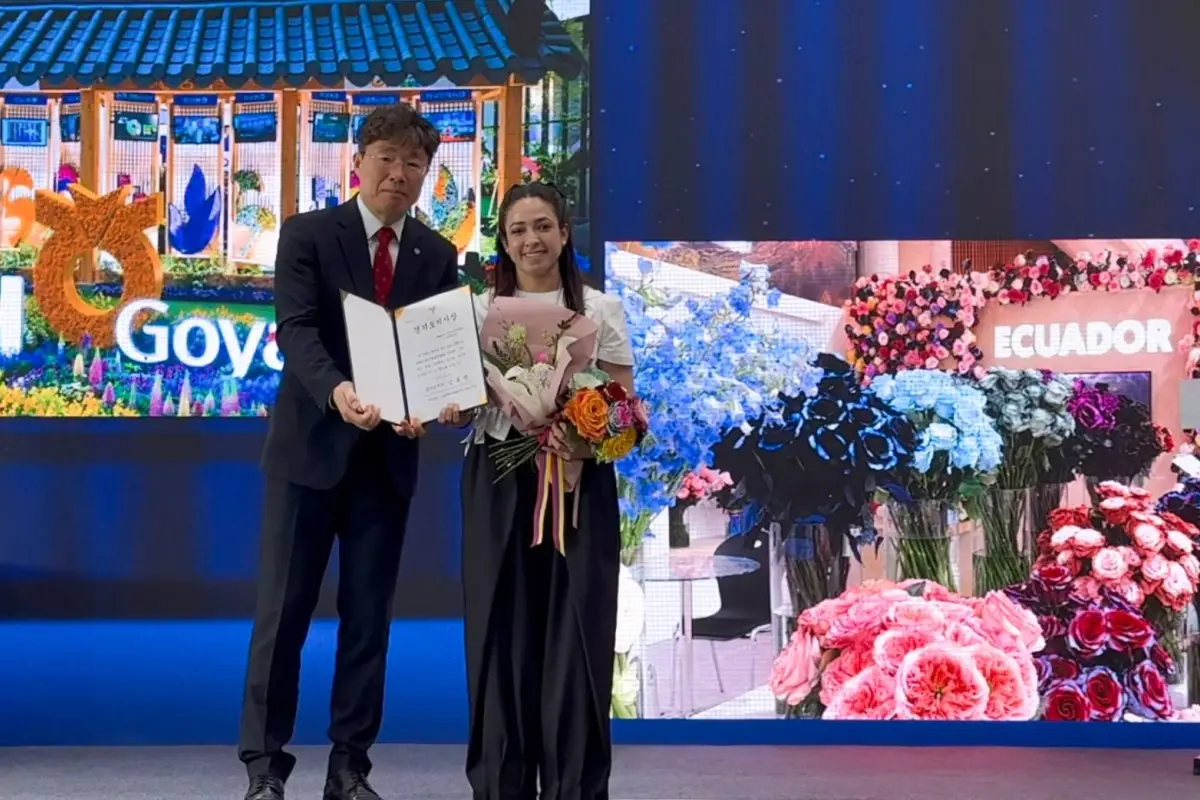 Ecuador obtiene reconocimiento en festival internacional de flores ecuatorianas en Goyang