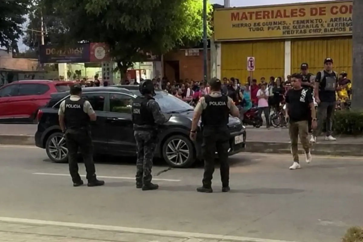 El cuerpo de la jueza Lady Pachar Huanga quedó dentro de su vehículo tras el ataque armado., Foto: Redes Sociales