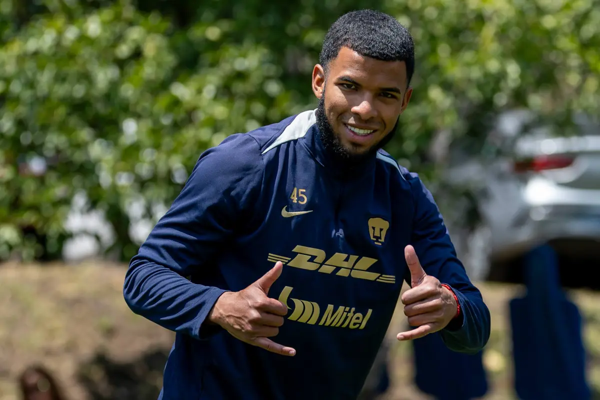 Pedro Vite jugador de La Tri y de Pumas de México