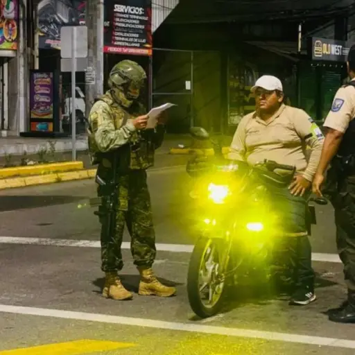 ¿Daniel Noboa tiene la facultad para decretar un toque de queda con alcance nacional?
