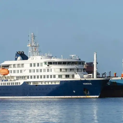 Pasajero canadiense del crucero MV Hondius da positivo a hantavirus tras aislamiento