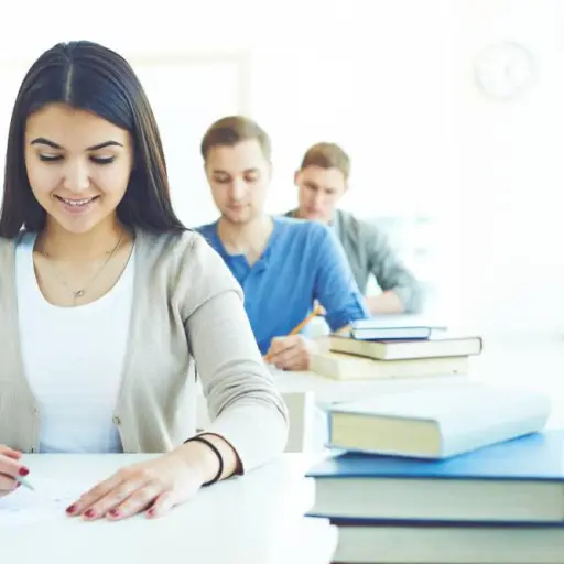 Becas Senescyt 2026: Ecuador financia maestrías en hidrocarburos con matrícula 100% cubierta