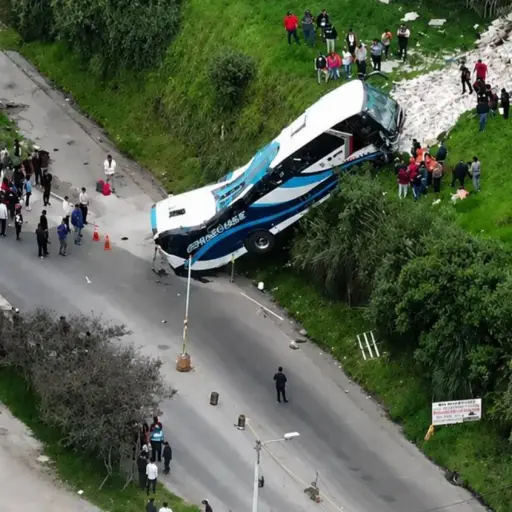 Chimborazo: Accidente de bus en Alausí deja 22 personas heridas