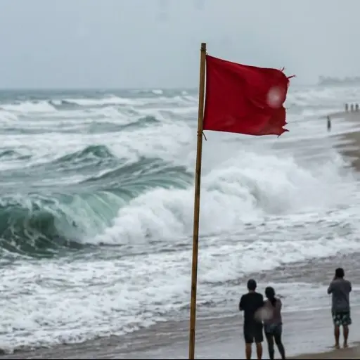 Inocar advierte fuerte oleaje y mar agitado en playas de Ecuador hasta el 19 de mayo