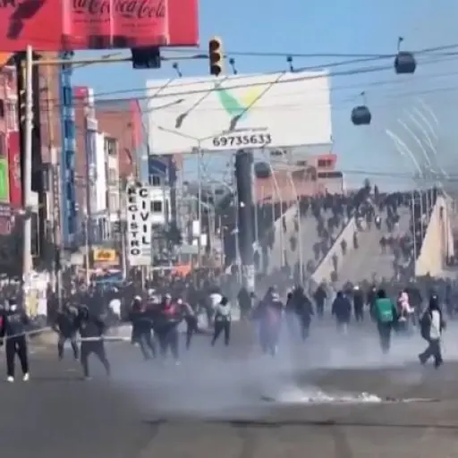 Bolivia enfrenta escalada de violencia sin precedentes en su tercera semana de protestas