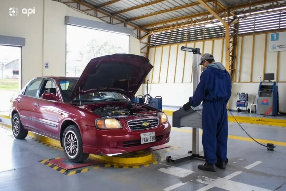 Fallas en el sistema de la ANT interrumpieron trámites de licencias de conducir y matriculación vehicular en todo Ecuador