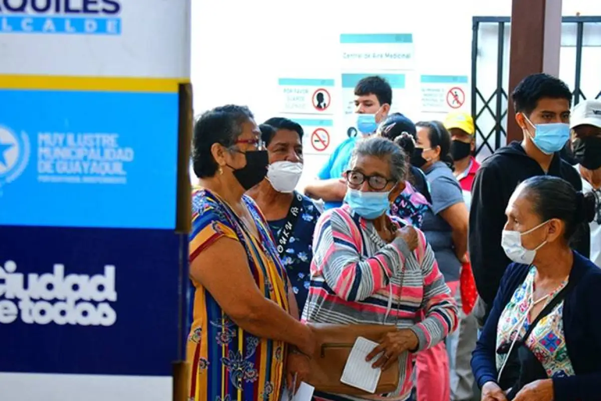 Más de 1.700 pacientes con síntomas respiratorios fueron atendidos en una semana en Guayaquil