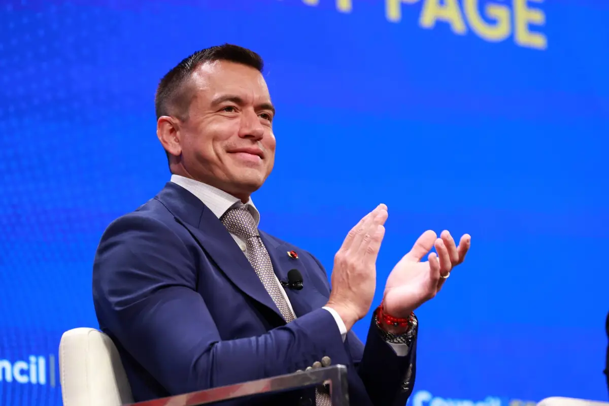 El presidente Daniel Noboa lidera las acciones gubernamentales de seguridad y salud pública en Ecuador
