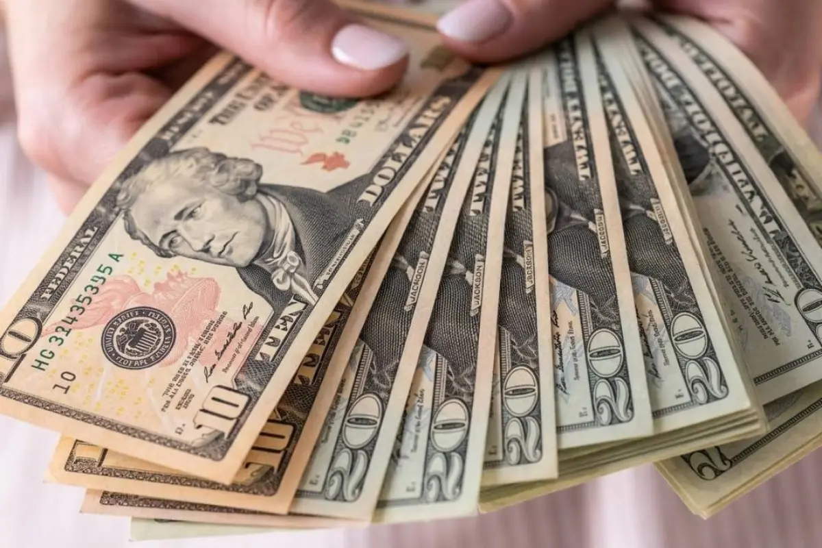 Bono Día de la Madre en Ecuador alerta del Gobierno por mensajes falsos en redes sociales