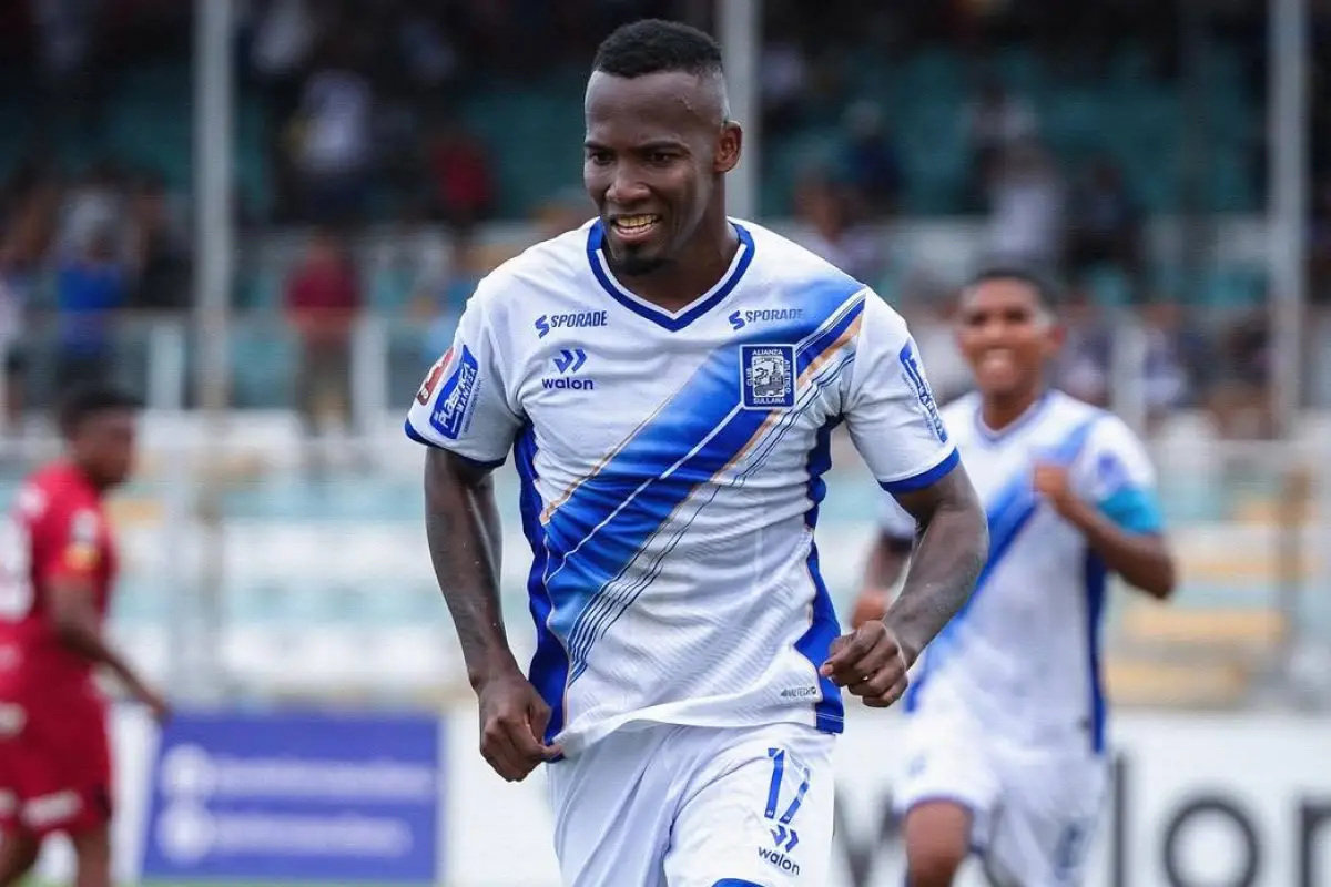 Cristian Penilla fue elegido Jugador de la Fecha 13 de la Liga 1 de Perú
