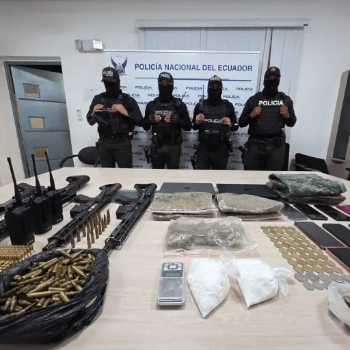 Nueve detenidos y armas decomisadas tras persecución entre Buena Fe y Quevedo