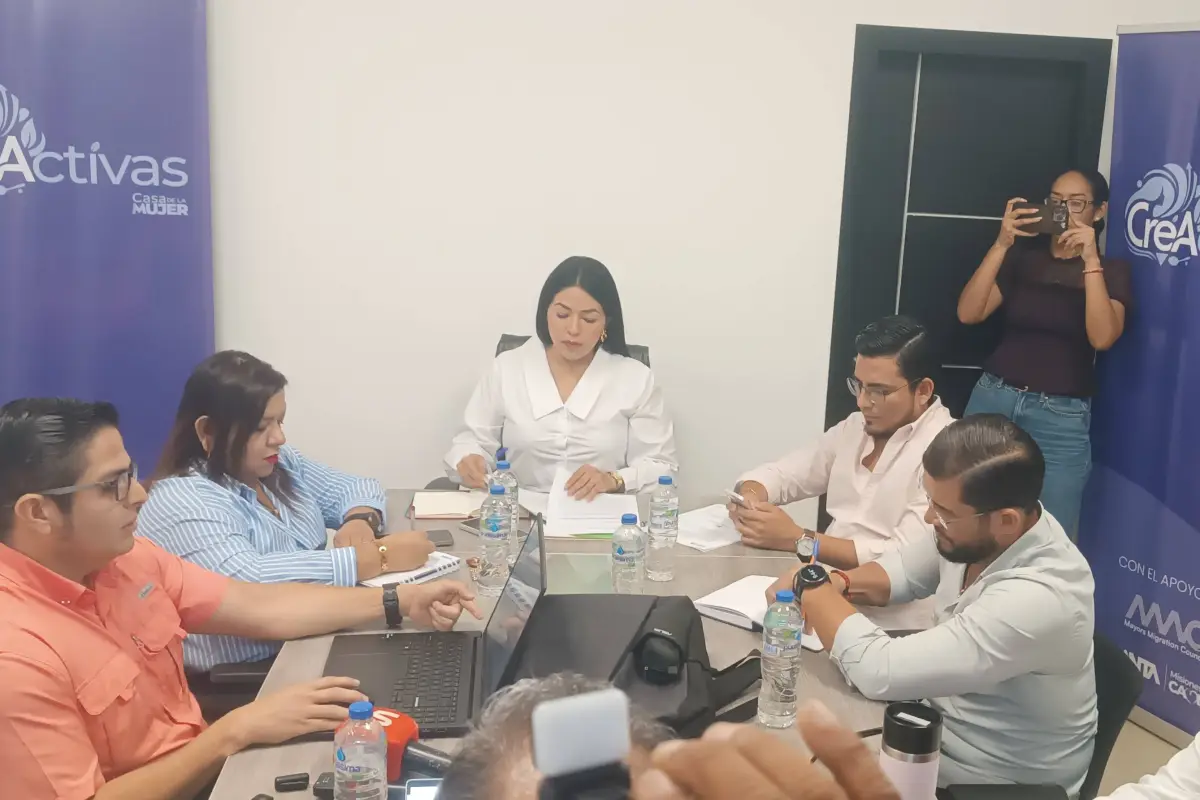 Debate por tarifa del transporte urbano enfrenta a usuarios, dirigentes y autoridades en Manta