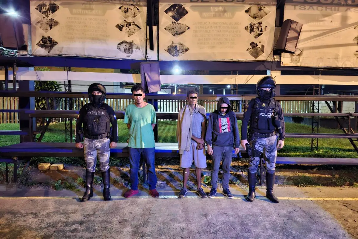 Los detenidos la noche del lunes., Diario Centro