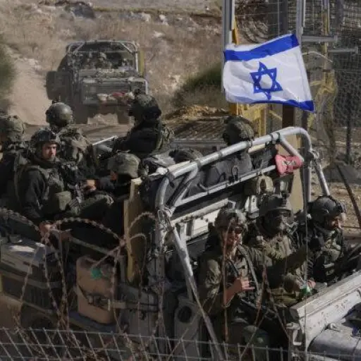 Ejército de Israel investiga a soldado por colocar cigarrillo en estatua de la Virgen María