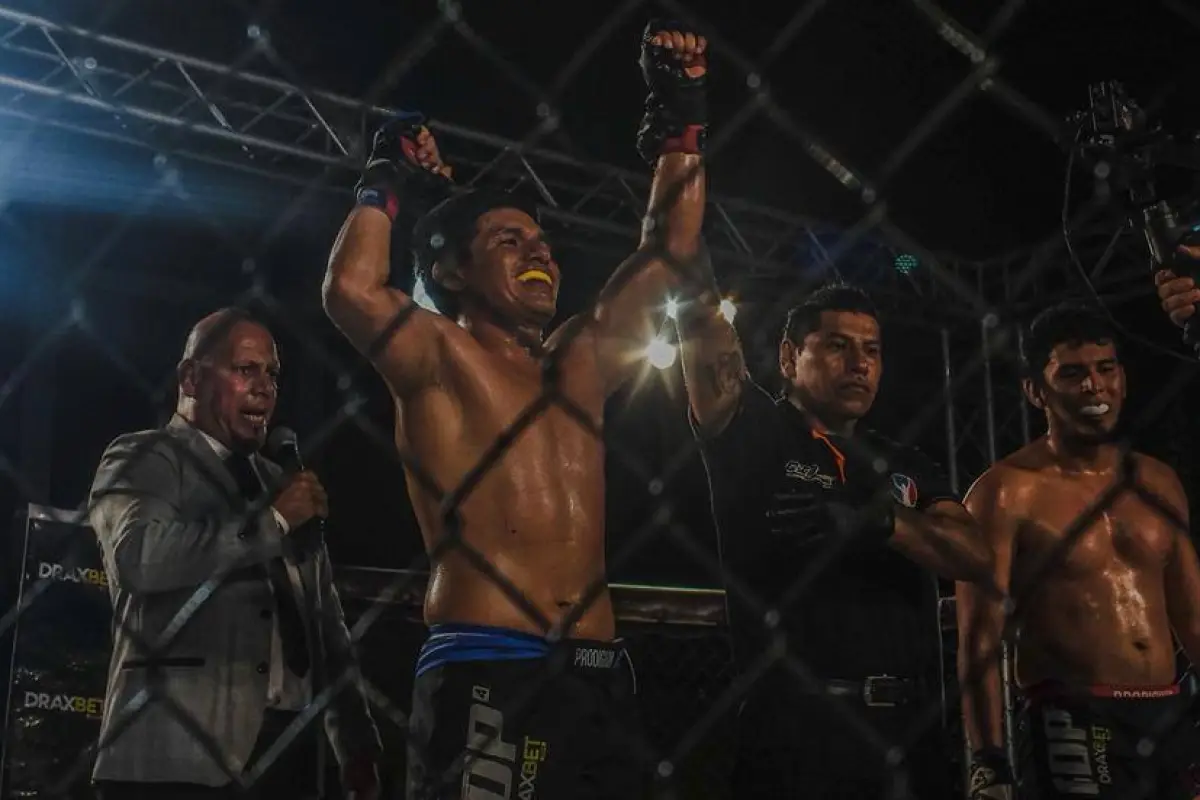 Uno de los ganadores en el evento Guerreros del Pacífico en Manta
