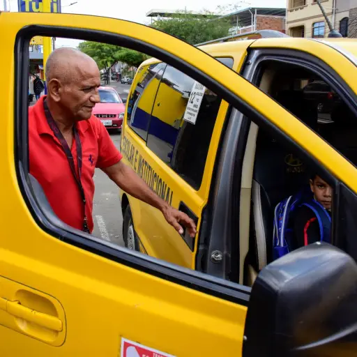 La transportación escolar reporta menos estudiantes por la informalidad