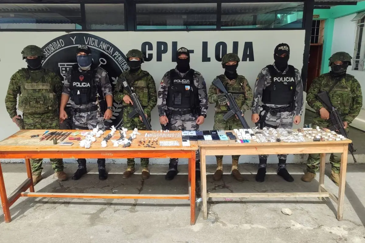 Los objetos prohibidos fueron encontrados en diferentes áreas de la cárcel de Loja., Cortesía