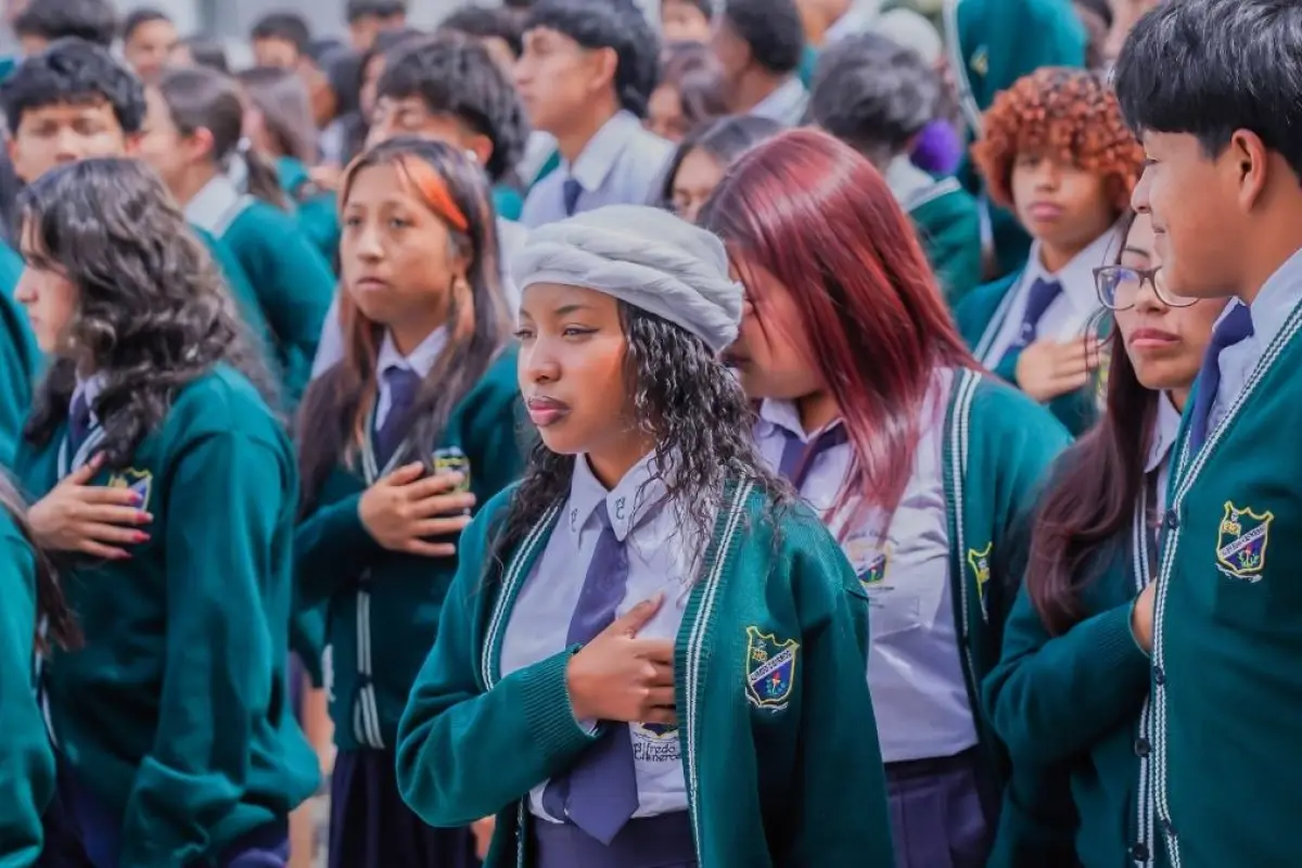 Esto pasa con la toma de fotos y grabación videos dentro de las instituciones educativas de Ecuador.
