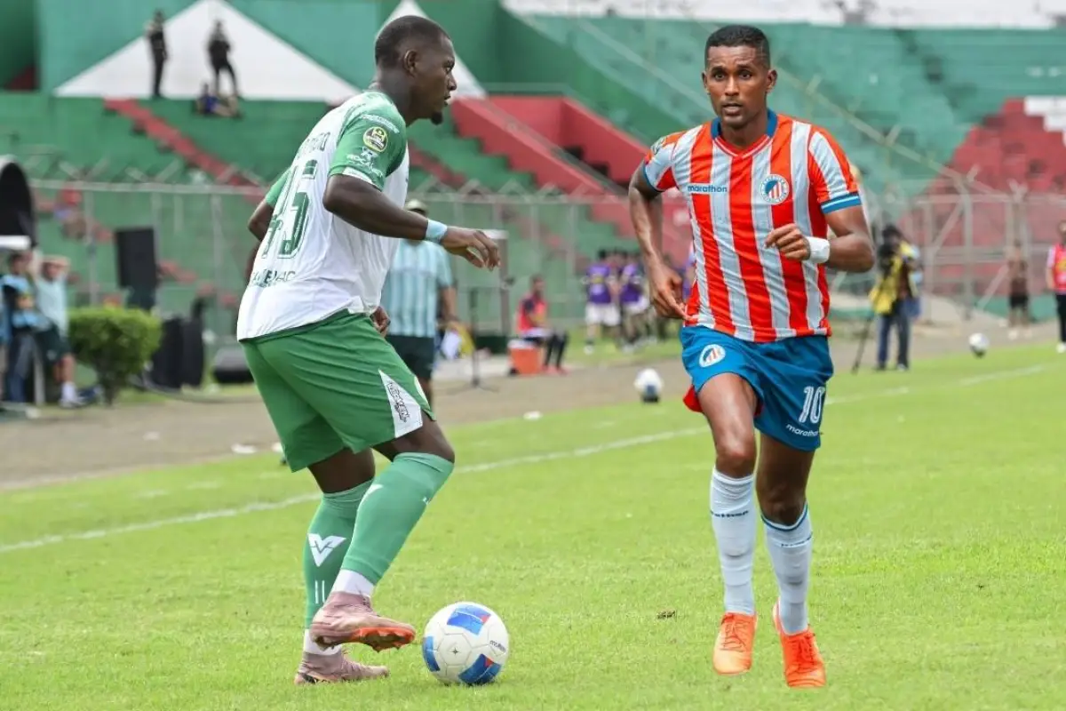 Jhon Moreno y Fidel Martínez serían titulares en el choque de este viernes