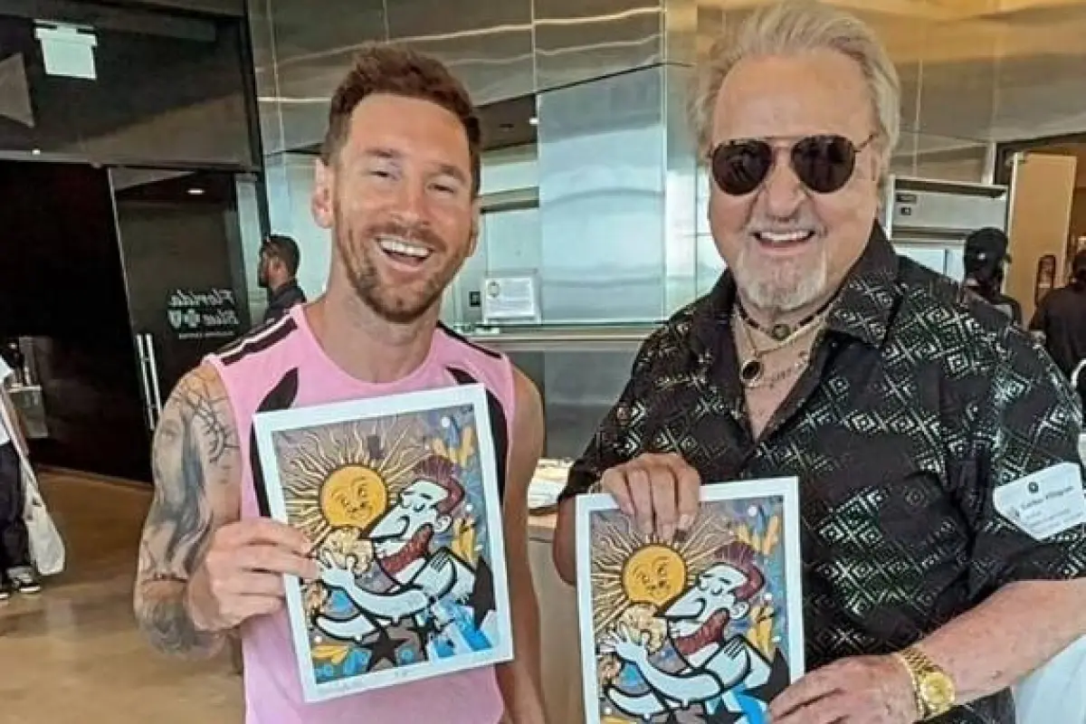 Lionel Messi junto a Carlos Villagrán, recordado por su personaje “Kiko” en El Chavo del 8
