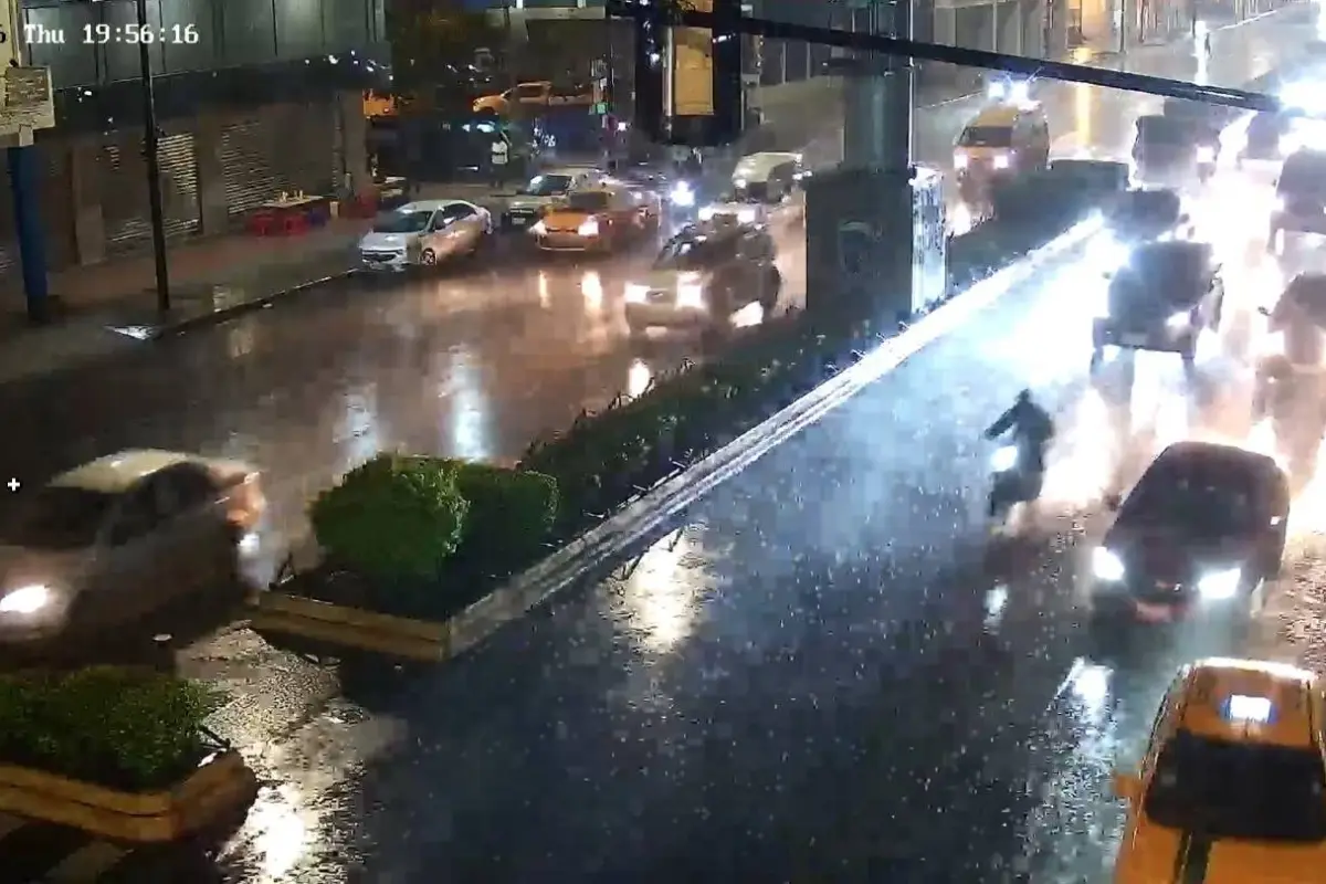 Guayaquil registra fuerte aguacero y tormenta eléctrica durante la noche de este jueves 7 de mayo