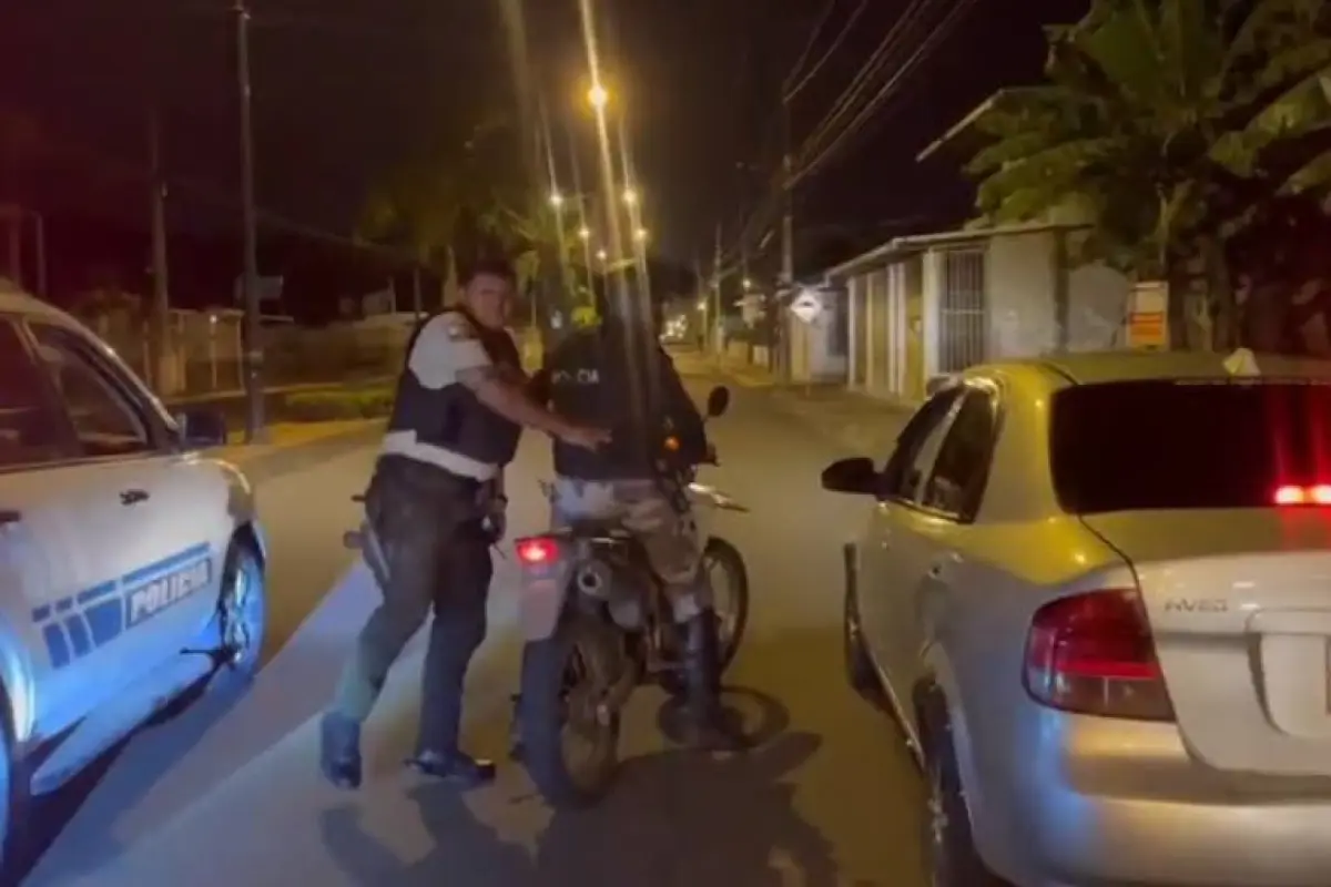 En Chonne hubo personas que circularon en sus vehículos pese a estar prohibido de manera general., Foto: Policía Nacional