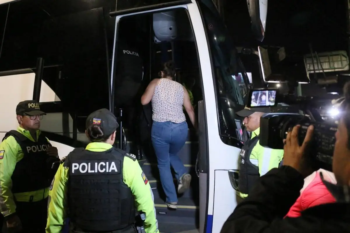 En Quito, durante el primer día de toque de queda se detuvo a 30 personas pro infringir la disposición de inmovilidad., Foto: Apifoto