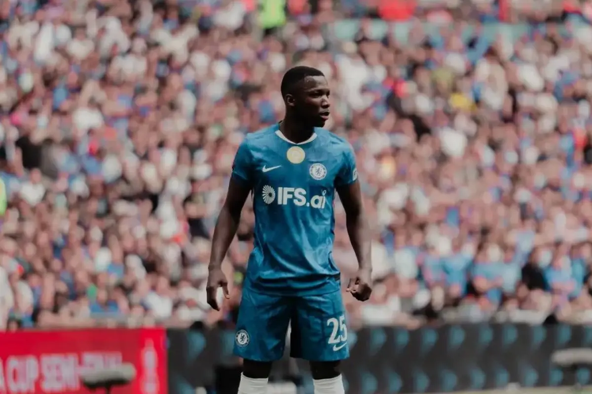 Caicedo no pudo evitar la derrota de los 'Blues' que vienen de caída libre, X: Moi Caicedo.