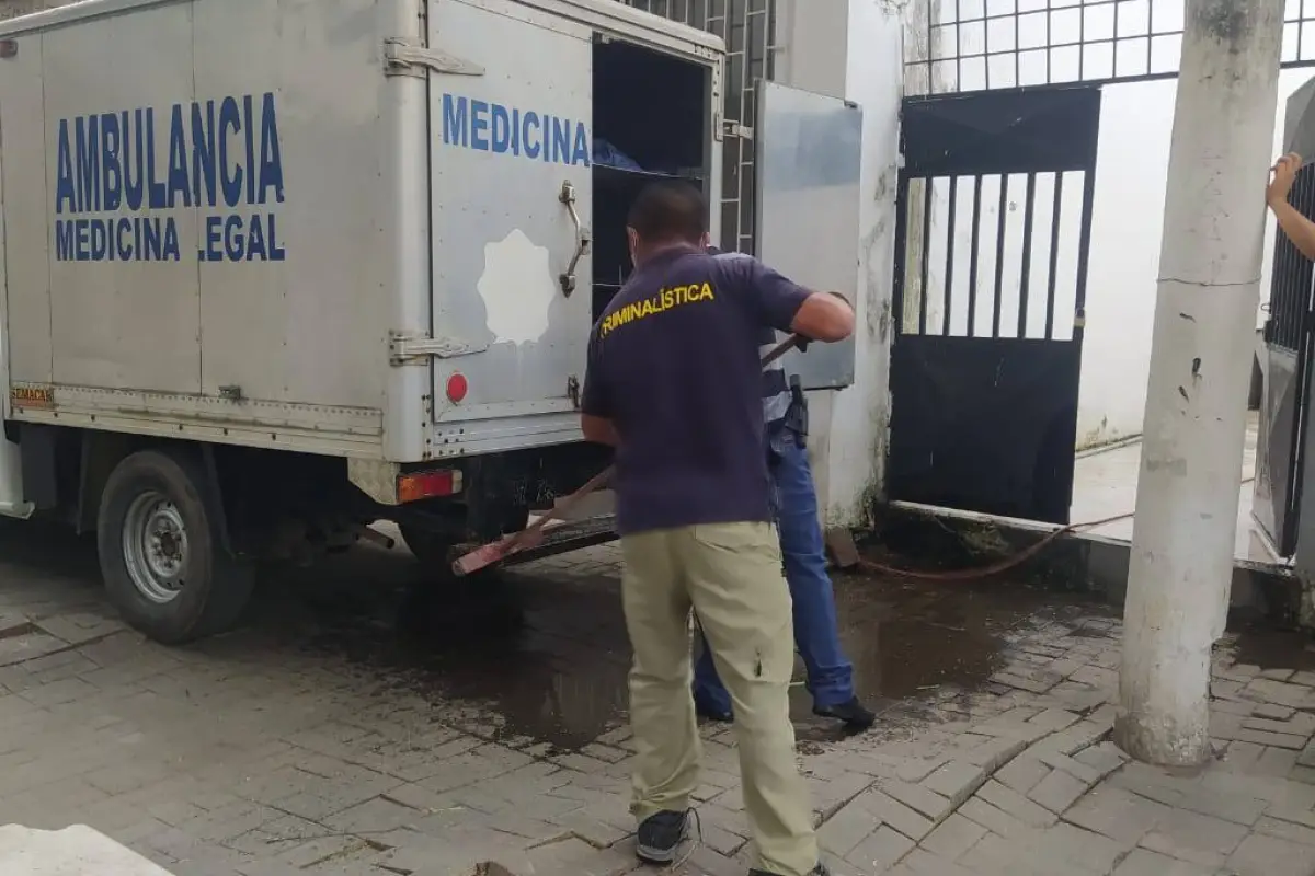 El cadáver fue llevado al centro forense., Cortesía