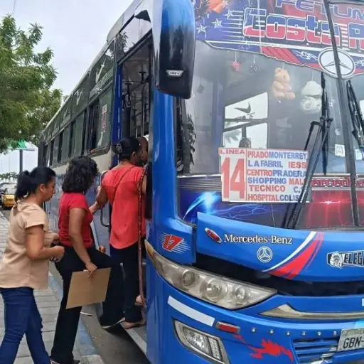 Transporte urbano de Manta advierte posible suspensión del servicio y marca una fecha de plazo