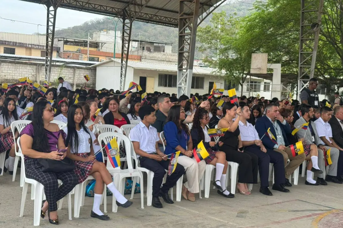 El inicio del ciclo escolar en Manabí estuvo marcado por el debate sobre la inversión en infraestructura educativa