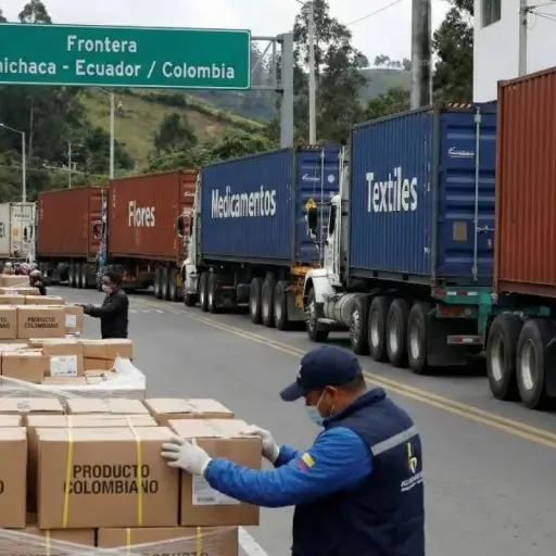 Ecuador reduce al 75 % la tasa de seguridad a importaciones desde Colombia