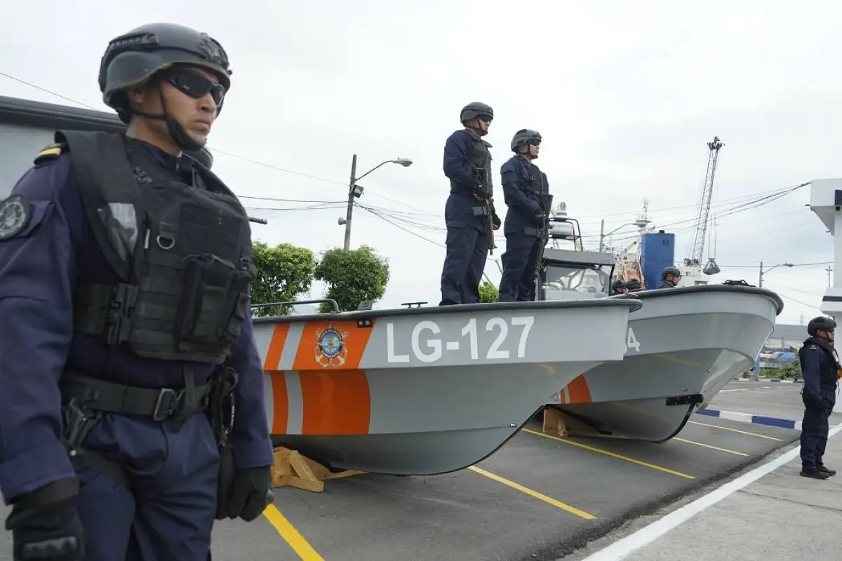 La ceremonia de entrega se llevó a cabo en el Comando de Guardacostas de la Base Naval Sur, en Guayaquil., Foto: Apifoto