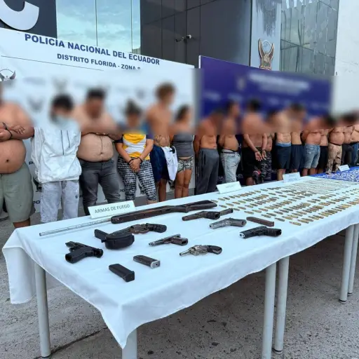 Operativo en Guayaquil y Durán deja 17 aprehendidos y armas incautadas