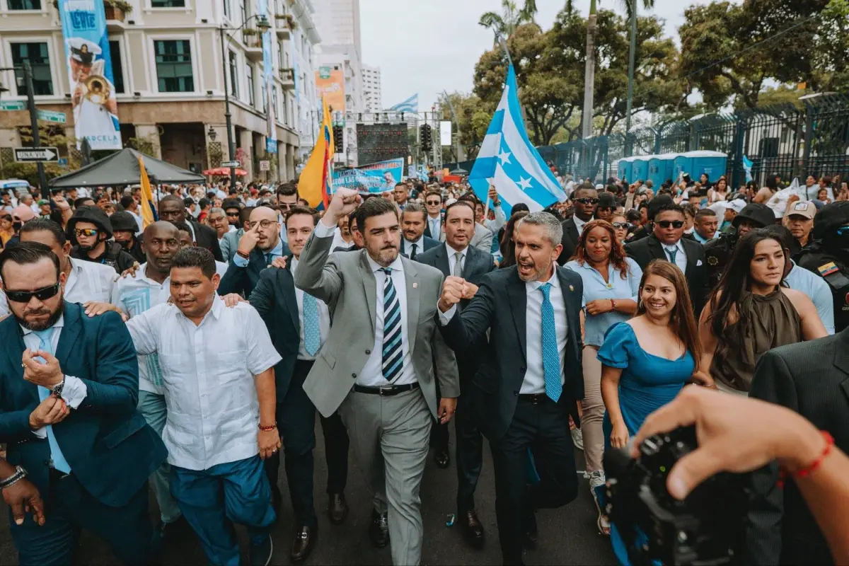 El alcalde de Guayaquil Aquiles Alvarez, junto al presidente de RETO, Raúl Chávez en un evento de la ciudad., X: @Rauli_Chavez