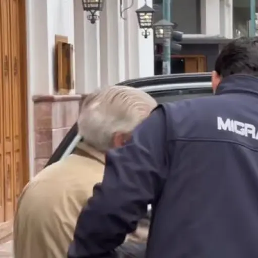 Detienen en Cuenca a ciudadano extranjero requerido por presunta posesión de pornografía infantil