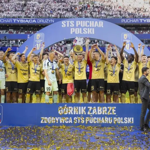 El Górnik Zabrze, campeón de la Copa de Polonia tras 56 años de sequía con Lukas Podolski como figura