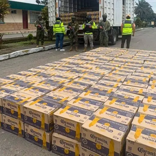 Controles contra el contrabando dejan incautaciones de cervezas y cigarrillos en Quito y Tabacundo