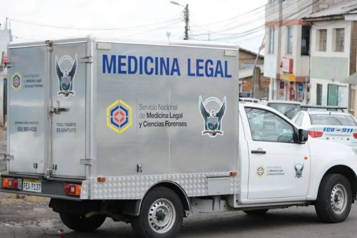 La Policía trasladó los cadáveres de las mujeres hasta el centro forense de Guayaquil., Foto: Referencial