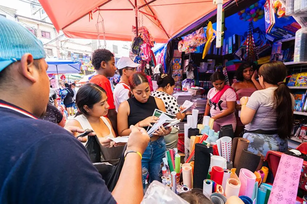 Alta demanda de útiles escolares en Guayaquil, Municipio de Guayaquil