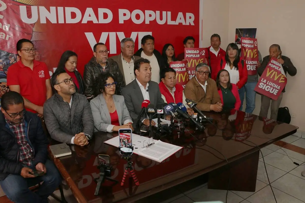 Dirigentes de Unidad Popular durante una rueda de prensa en Quito, tras conocer la decisión de su eliminación., Foto: Apifoto